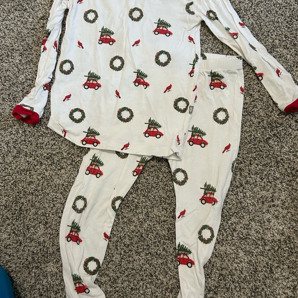 Kyte BaBy Wreath pajamas 2T